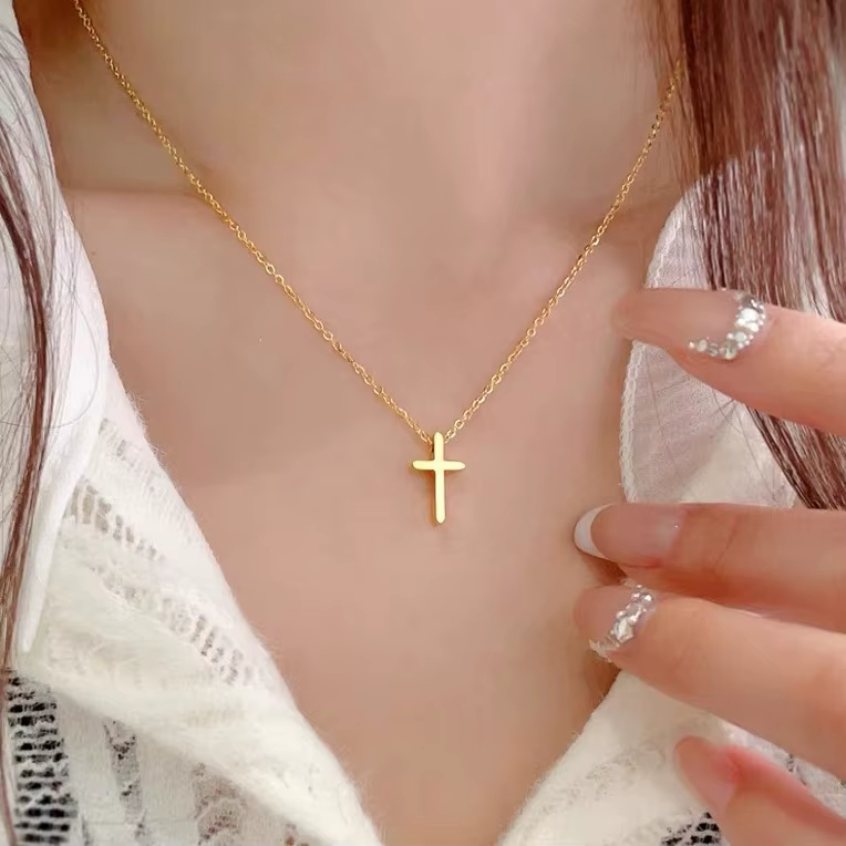 18K Gold Cross Pendant Necklace for Women - Elegant & Stylish