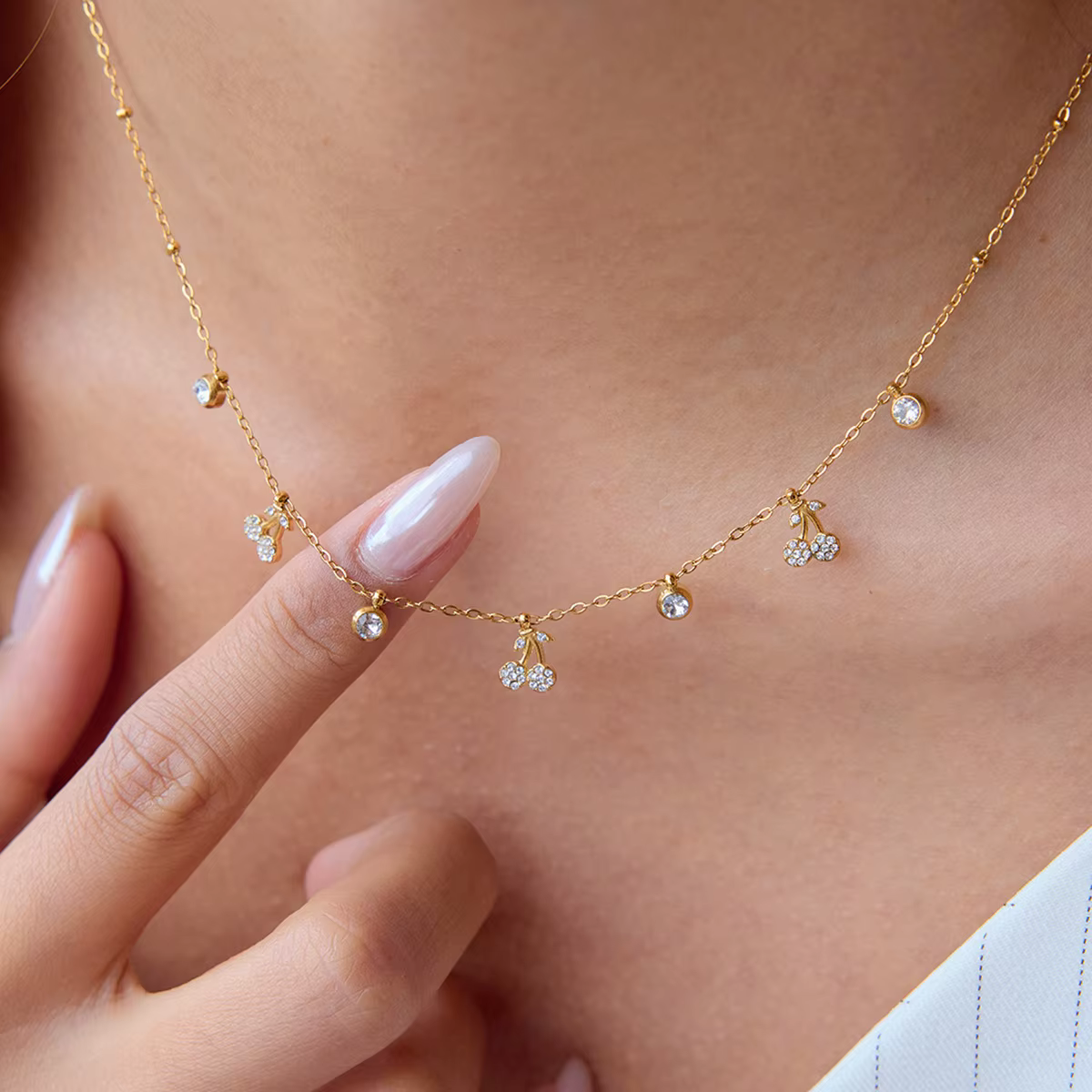 Light Luxury Gold Plated Stainless Steel Necklace with Gemstones